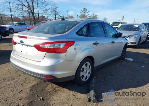 2014 Ford Focus S z USA, uszkodzony, nr VIN 1FADP3E28EL282747